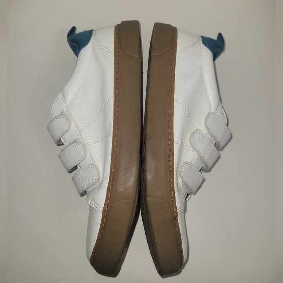 Old Navy Off White Sneakers with Blue Accents - Picture 7 of 9